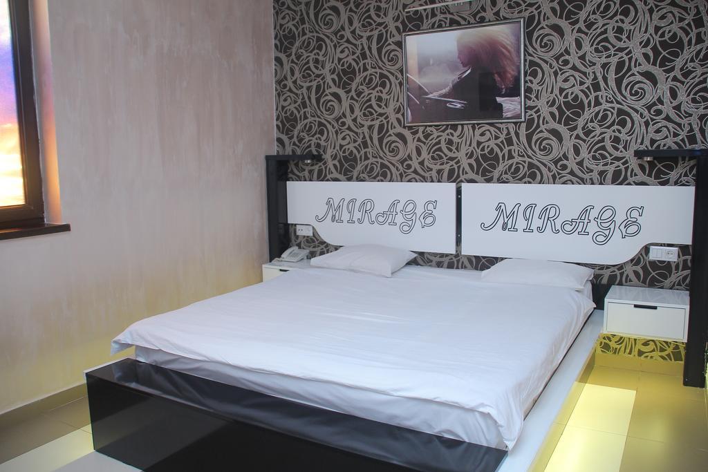 Mirage Hotel Yerevan Exterior photo